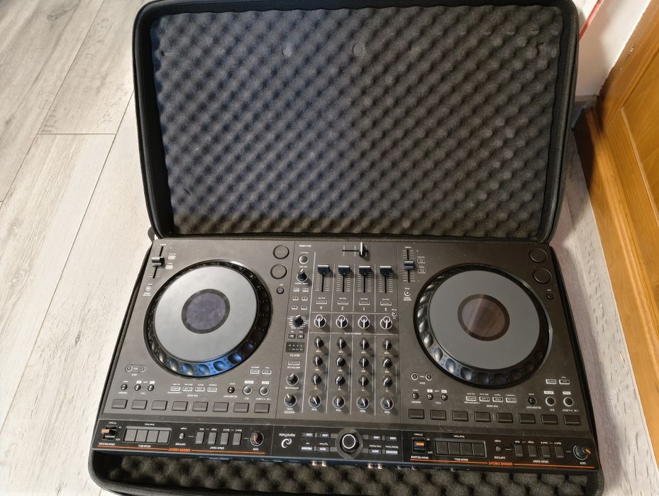 Mesa DJ Groove 6