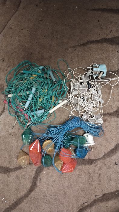 Гірлянди ялинкові 12 штук.