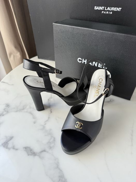 Sandały Chanel black leather