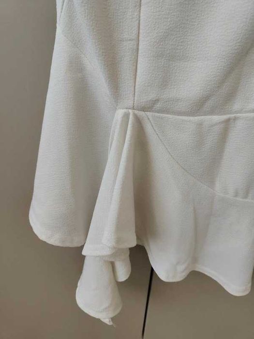 Biała asymetryczna bluzka bez ramion z grubszego materiału AD LIB r. XL