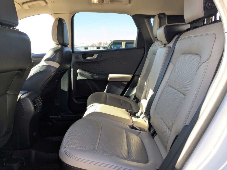 Ford Escape Hybrid Titanium      2020