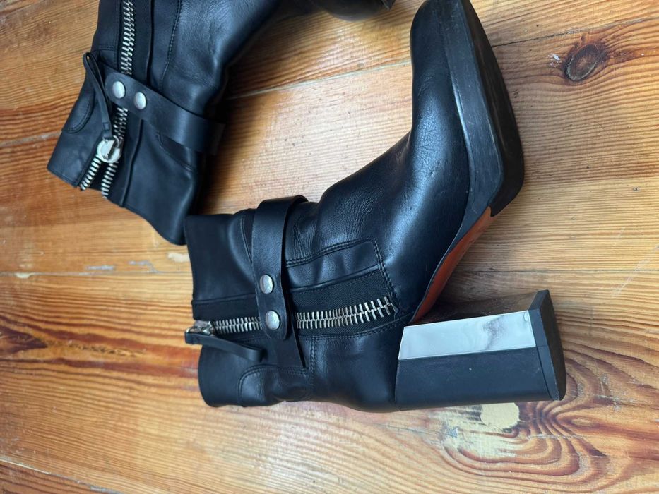 Czarne Skórzane Buty Na Obcasie Grubym/Koturnie Baldinini modne