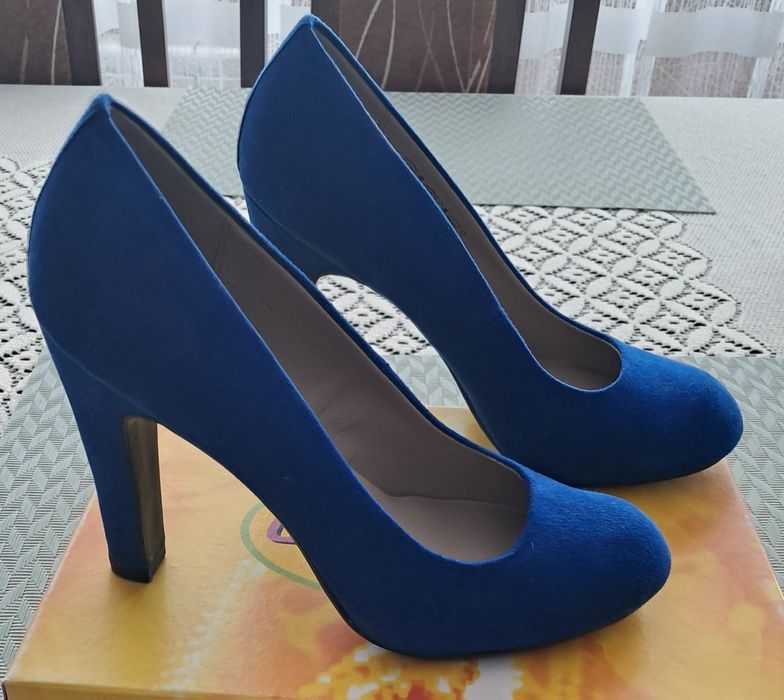 Sprzedam buty na słupku