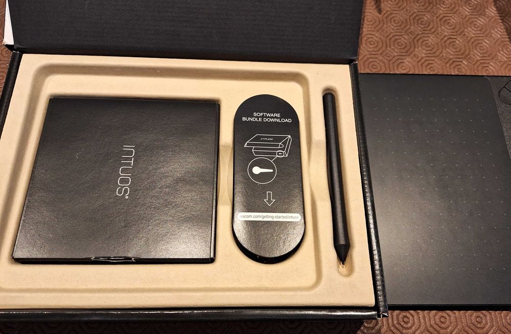 Mesa Digitalizadora Wacom Intuos Comic Pen & Touch S (Preto)