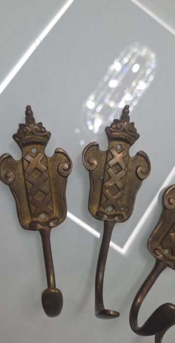 Wieszaki mosiężne zabytkowe