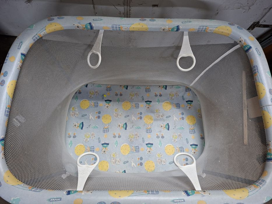 Berço e parque infantil