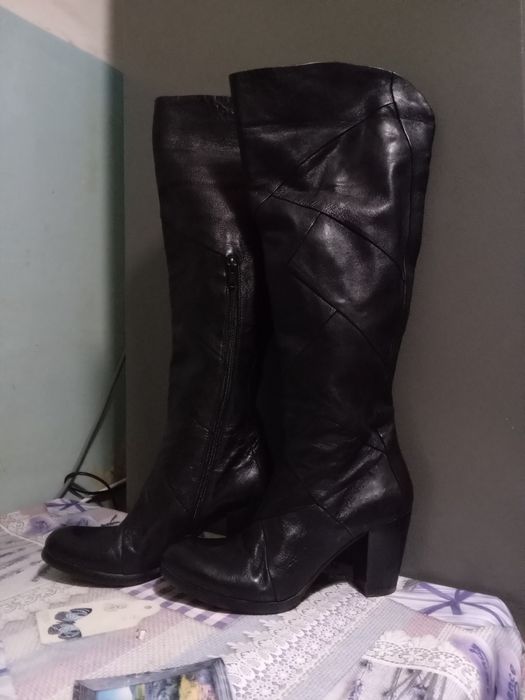 Продам кожанные сапоги осень,весна,зима