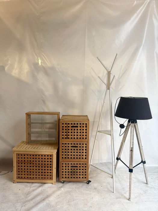 Komoda - rożne drobiazgi