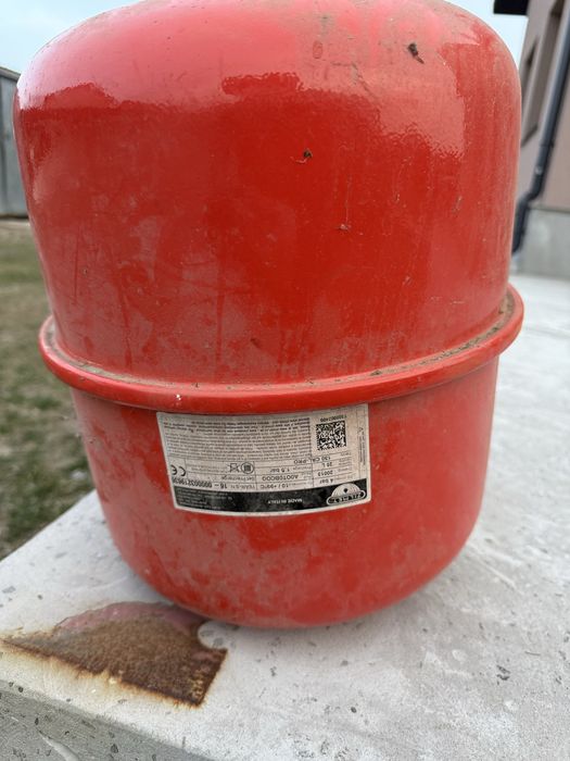 Бак для тиску системи опалення чи води новий