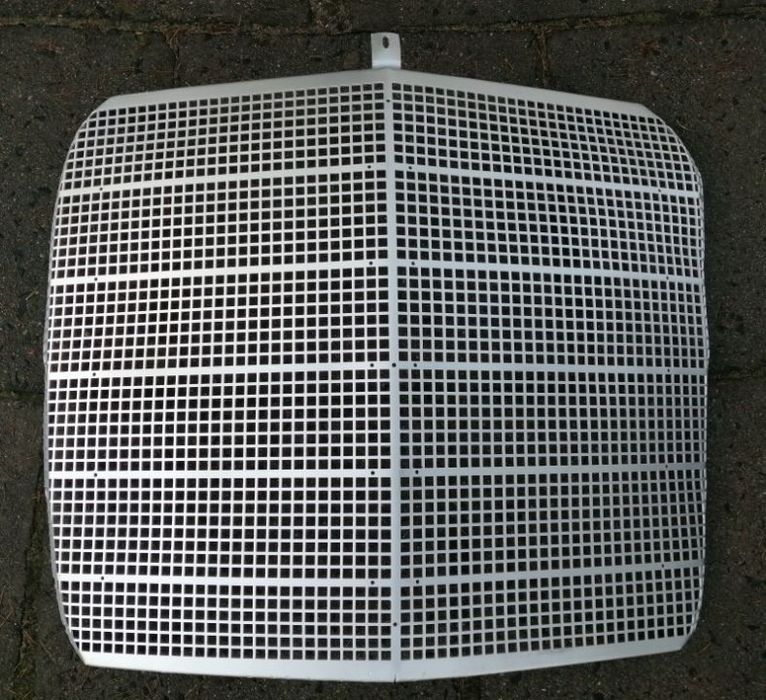 atrapa grill mercedes w110 w111