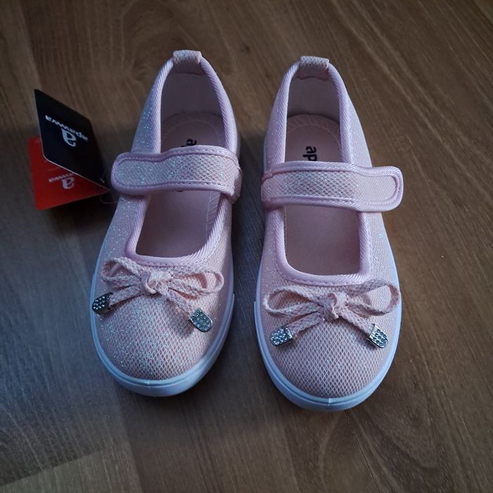 Tenisówki dla dziewczynki rozmiar 22 (wkładka 15,5  cm)