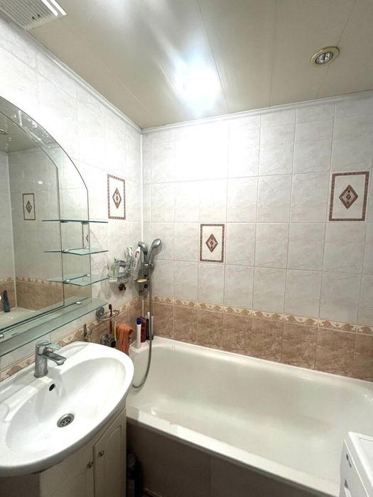 Продаж 5-ти кімнатноі квартири