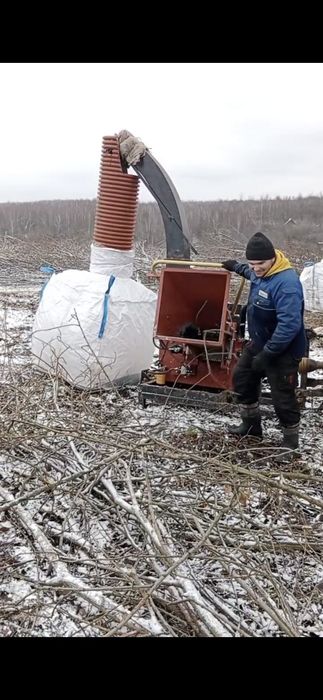 Оренда трактора з щепорізом. Розліснення ділянок, подрібнення гілок.