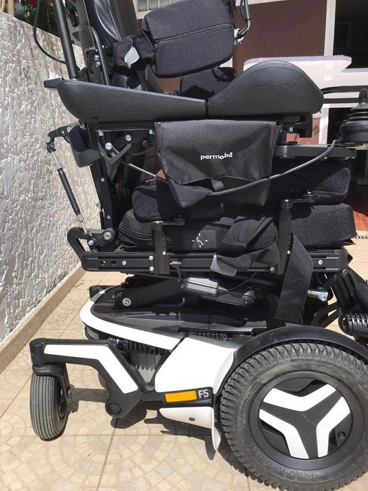 Permobil F5 VS cadeira de rodas elétrica