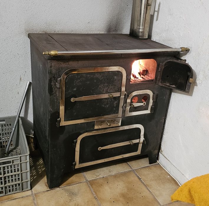 Fogão a Lenha antigo