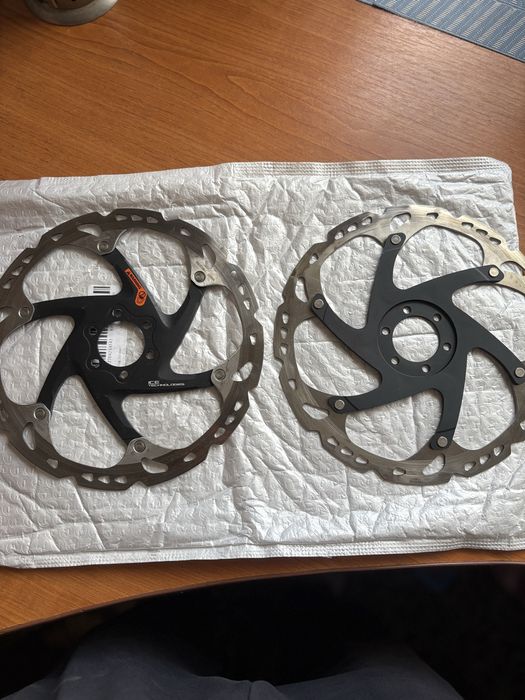 Велозапчастини: Shimano XT,  ротори 203мм, фара, маска, шпиці, переходнік