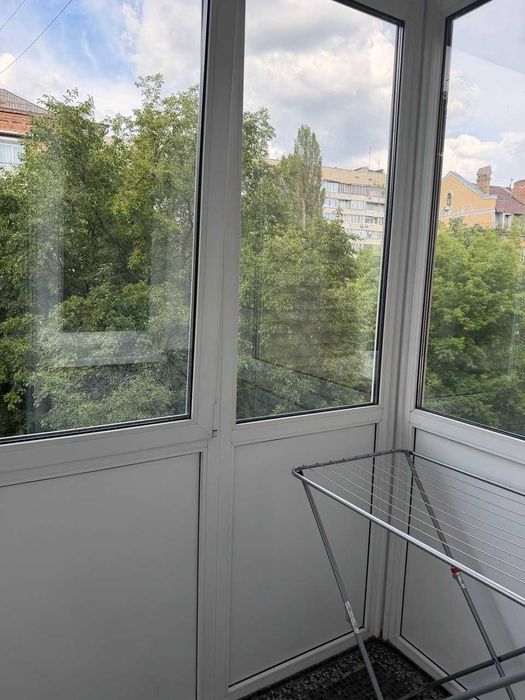 Центр,Голосіївський р-н,вул. Микільсько-Ботанічна  15/17 , квартира- студія 46 м2