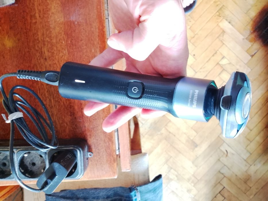 Електробритва Philips 5000X