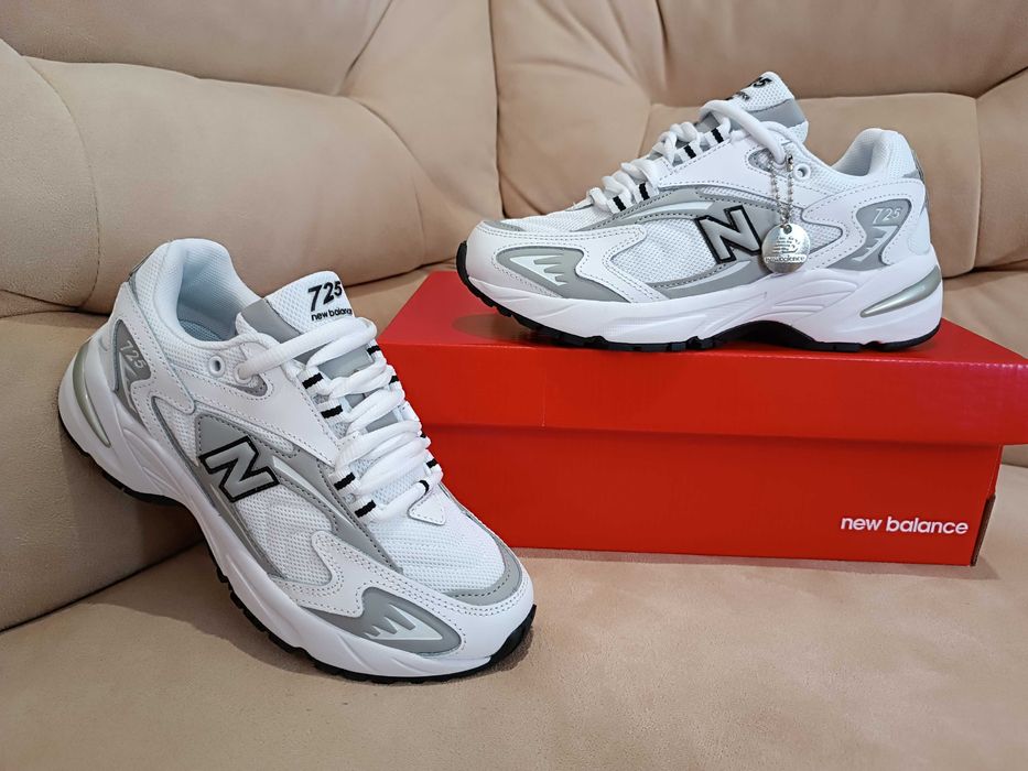 Жіночі кросівки New Balance 725