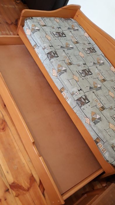 Продам ліжко з натурального дерева