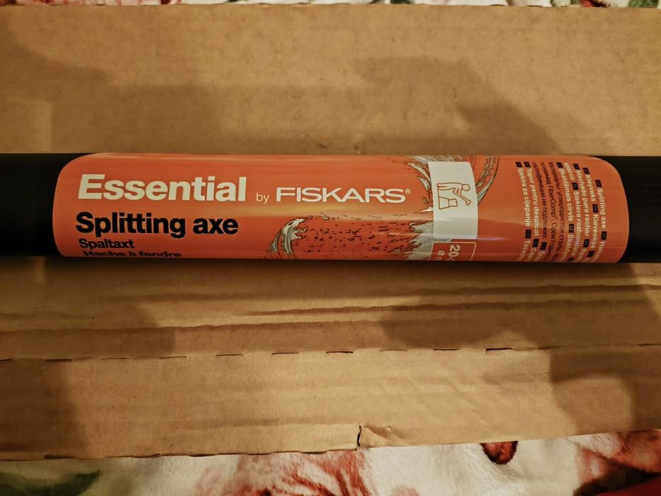Siekiera Fiskars ESSENTIAL
