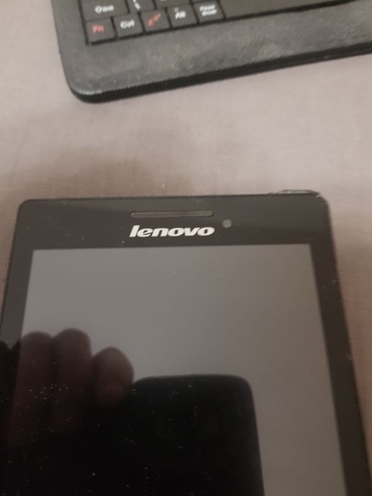 Tablet,,etui z  klawiaturą
