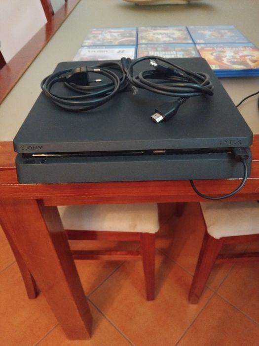 Playstation 4 em optimo estado.