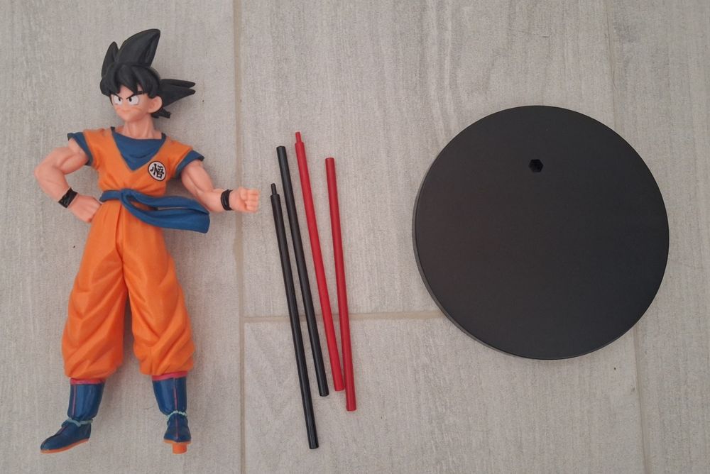 Figura Songoku Com Bastão