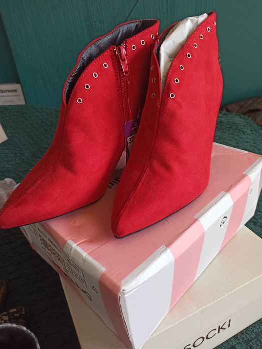 Czerwone botki r.37