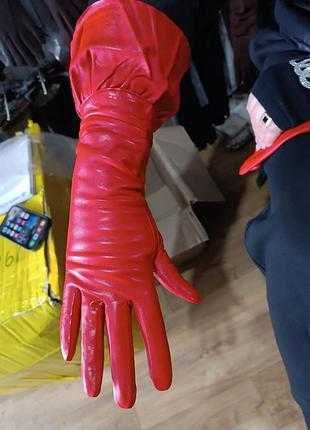 Кожаные перчатки