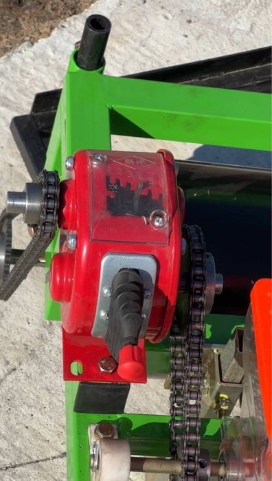 Овочева сівалка до мінітрактора 8 рядків