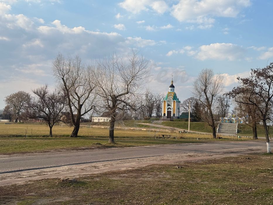 Продам Земельну Ділянку 12сотих,10КВТ електроенергіі,с.Іванків,ЦЕНТР