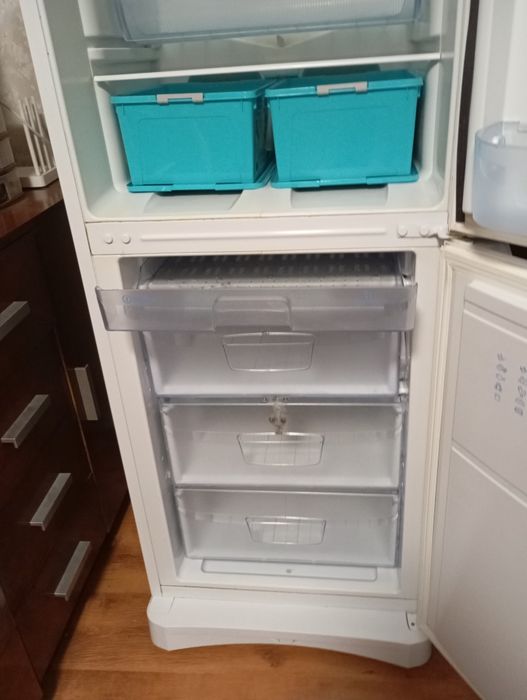холодильник   Indesit