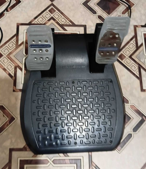Продати игровий руль Trustmaster T-300