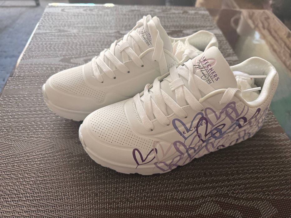 Продам кросівки Skechers