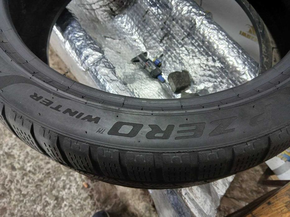 Шина Pirelli 245/40R19. 1шт. Зима Розпаровка 2020р. (0243)