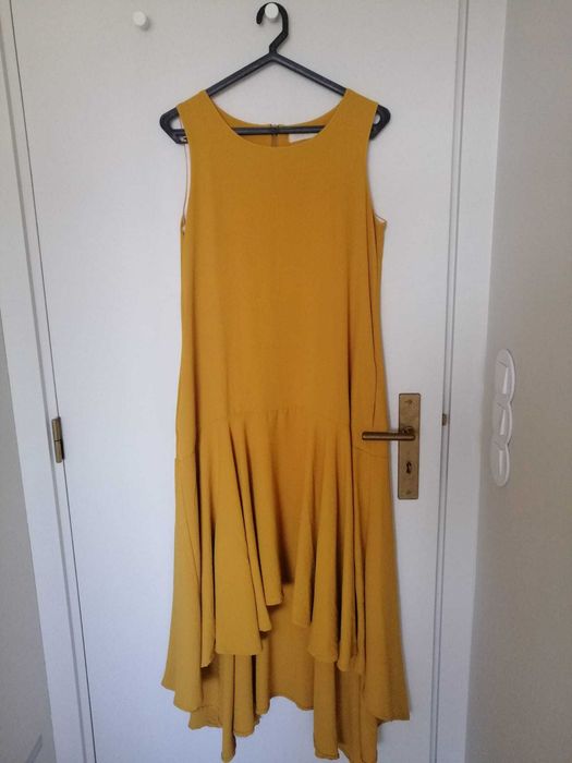 vestido tom mostarda