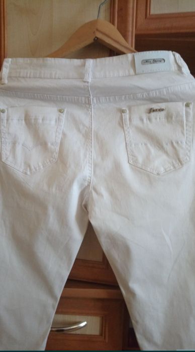 Białe spodnie XL
