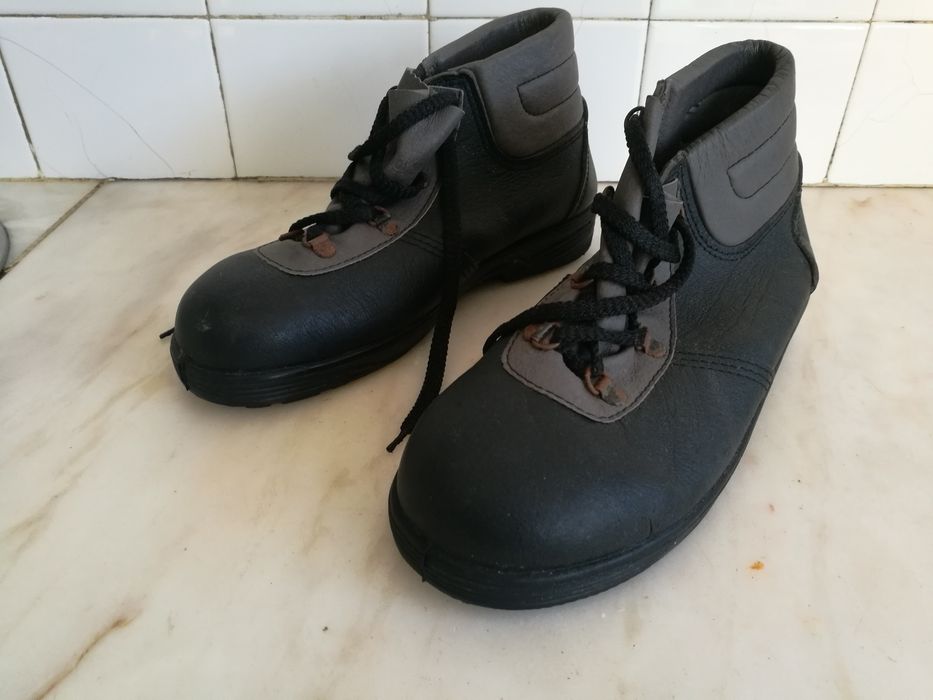 Botas de trabalho em pele e de biqueira aço n 39/40