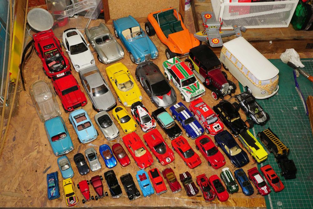 Carros Miniatura Burago, Hotwheels, Maisto, Matchbox, etc. 1/18 a 1/64