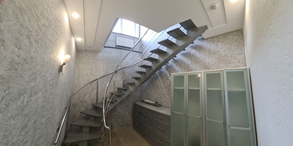 Здам свій будинок-офіс 350м2 Центр Монтажник Лобановського/Бражка