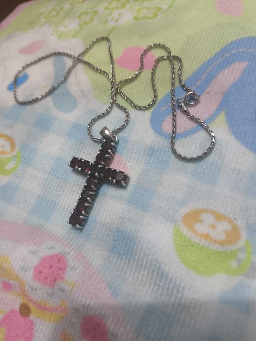 Naszyjnik z krzyżem