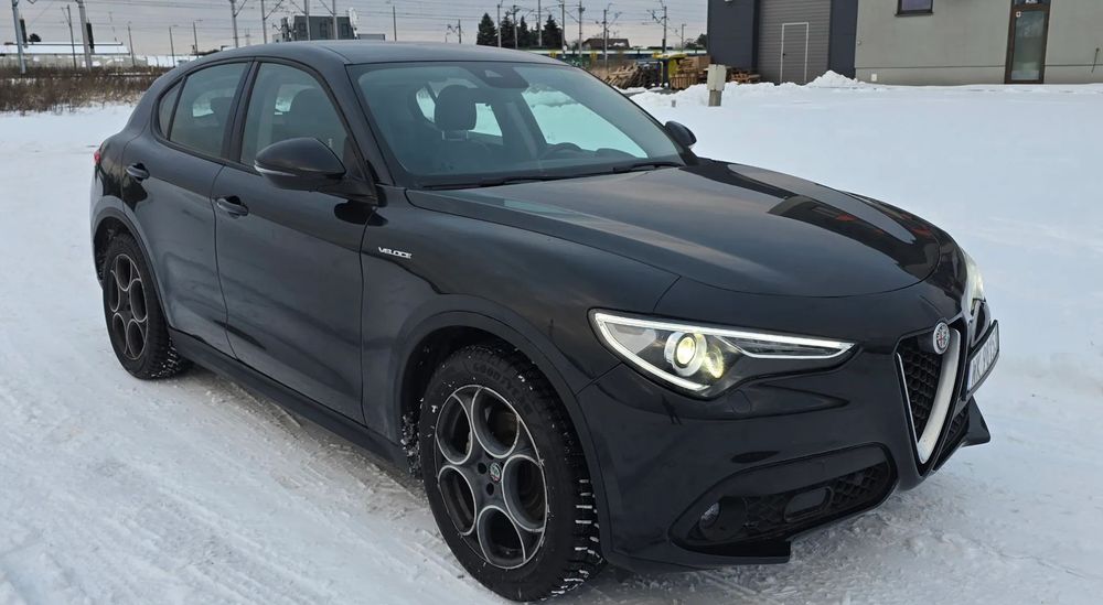 Alfa Romeo Stelvio Skóra nawigacja tempomat światła LED Asystent pasa ruchu