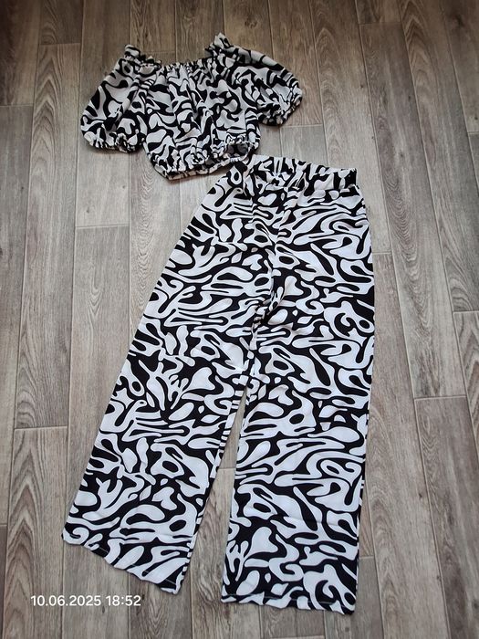 Костюм на дівчинку 146 розмір