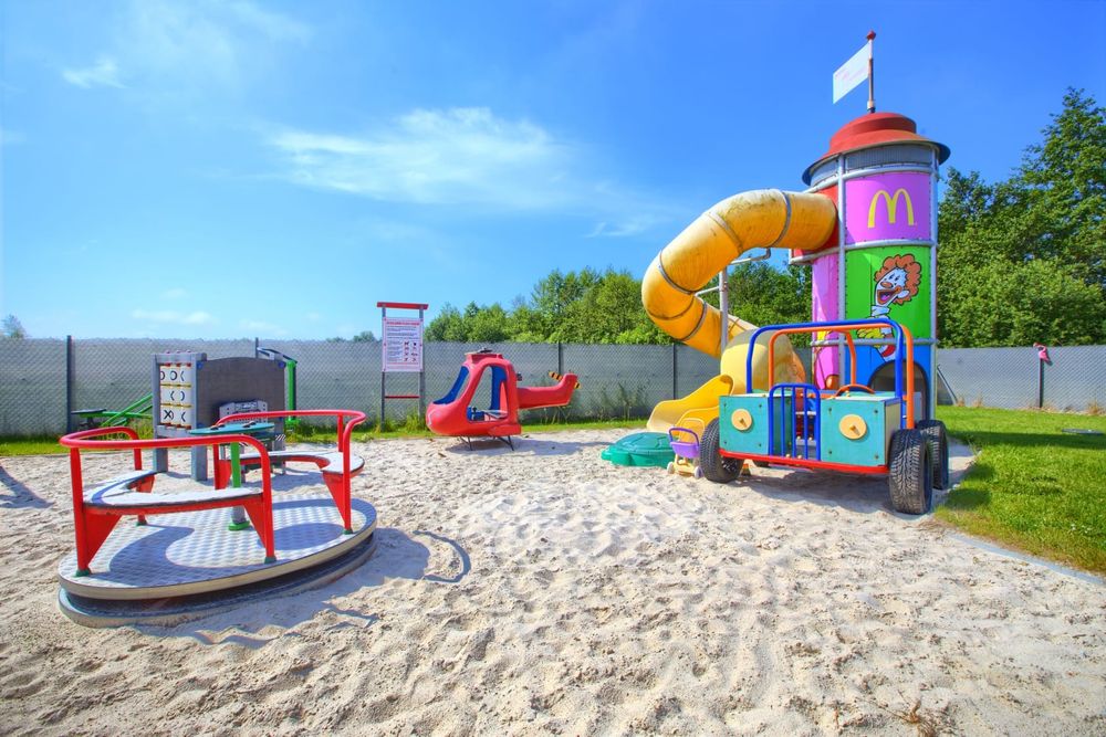 Domki Wakacje nad morzem Sarbinowo plac zabaw