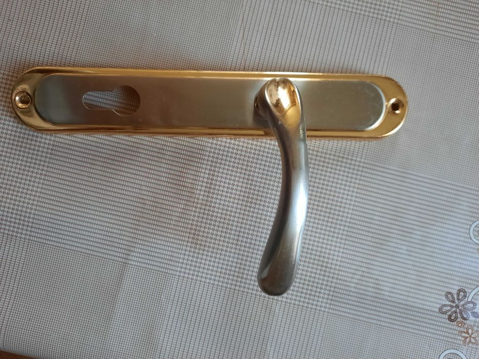 ПРОДАМ дверну ручку