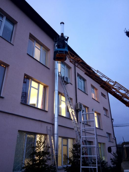 Труби димарі дымоходи установка димохід димоход трубы Монтаж гильзовка