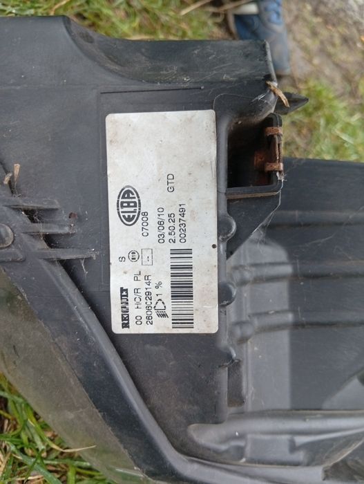 Передня ліва фара Dacia Sandero