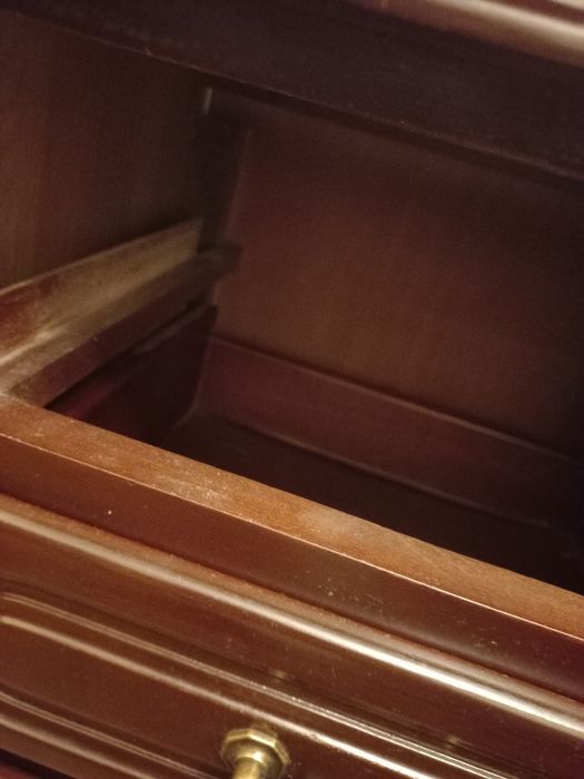 Mesas de cabeceira com gavetas64741036942593122