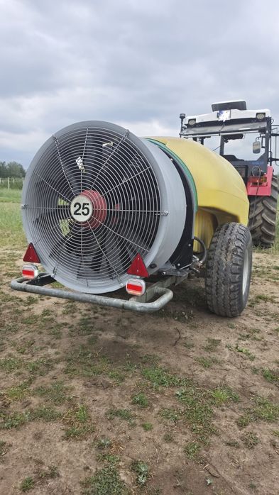 Opryskiwacz Chabas 2000l na elektrozaworach.